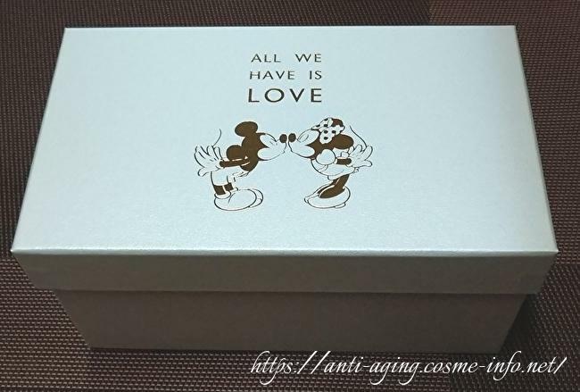 Disney(ディズニー)耐熱ペアマグ(マグカップ)の化粧箱／パッケージ画像。ホワイトデーのお返し、結婚祝い、誕生日祝いなど　プレゼントにもお勧め！